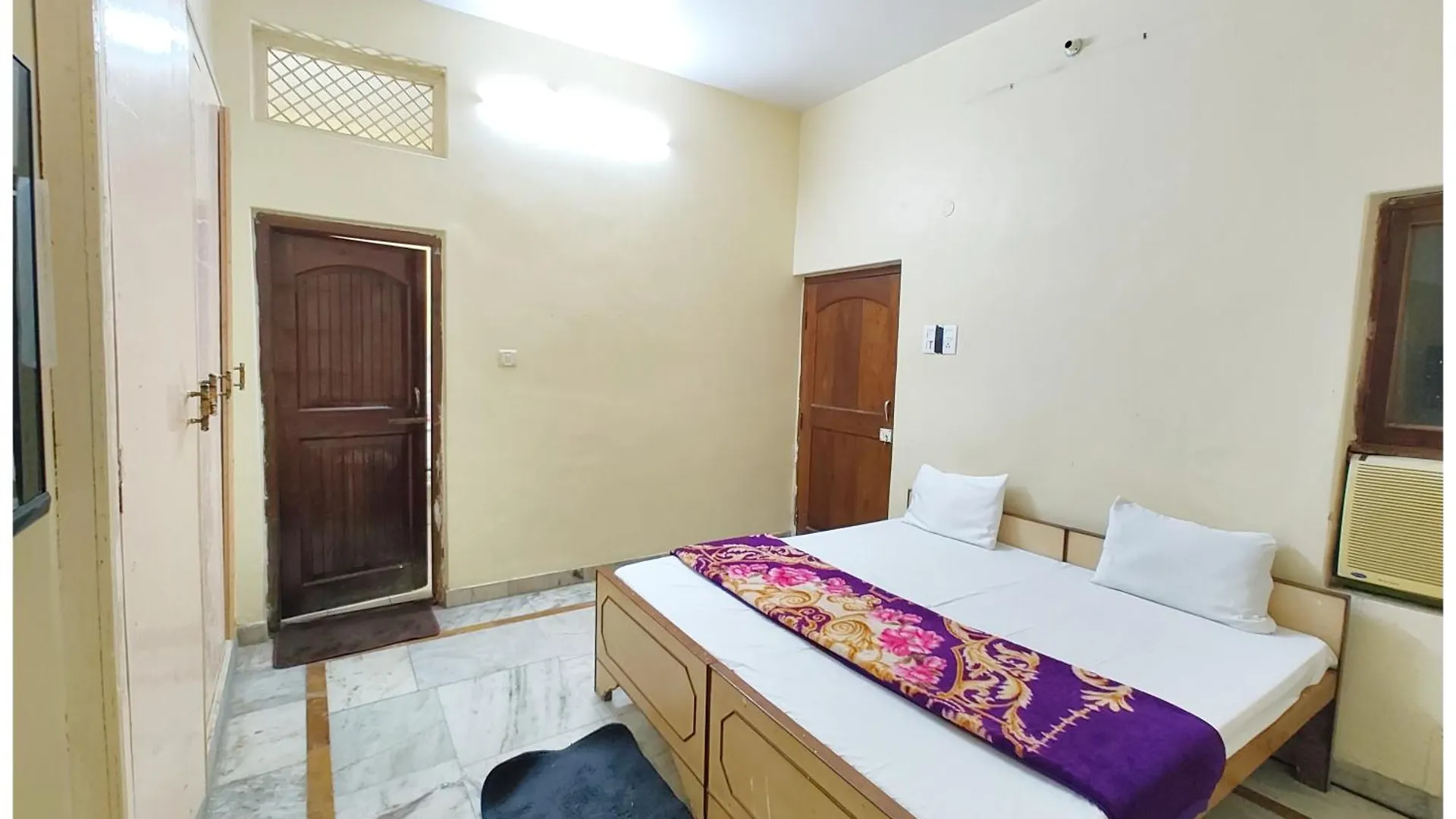 Varanasi Hotel 