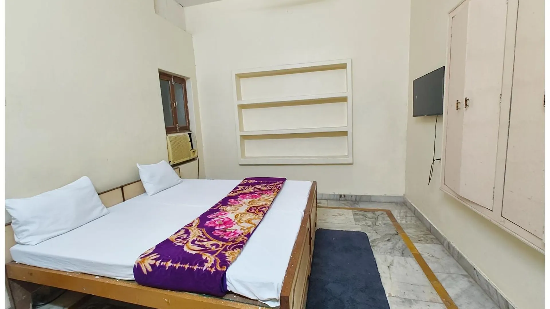 Varanasi Hotel 